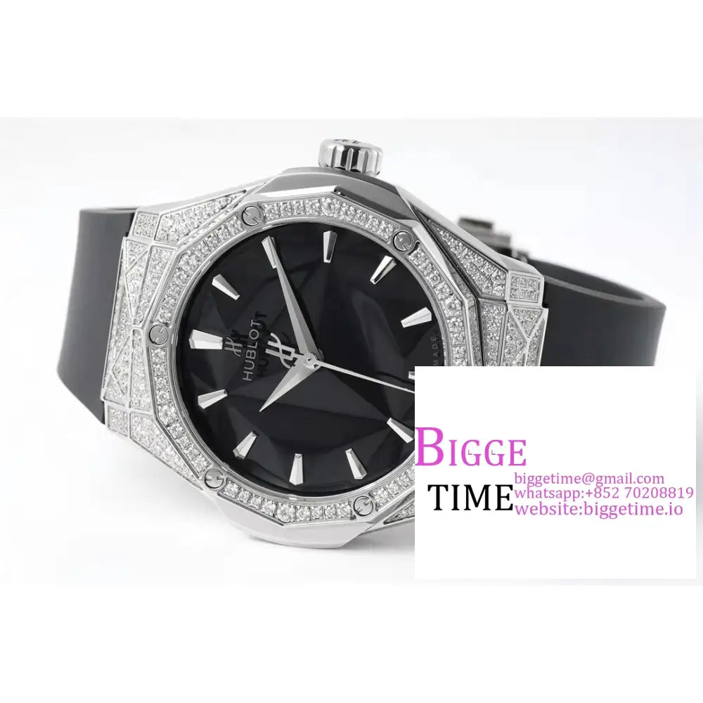 Classic Fusion 40Mm All Diamond Bezel Black Dial Rubber Strap Apsf A1110 Hublot