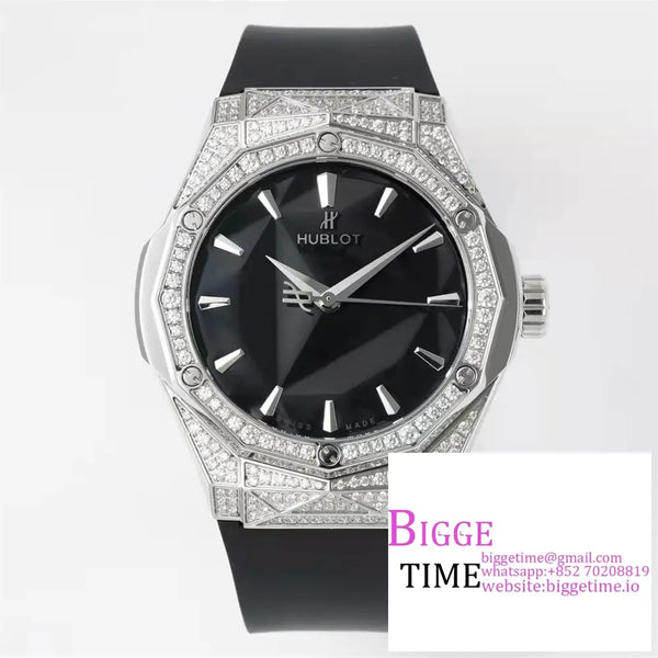 Classic Fusion 40Mm All Diamond Bezel Black Dial Rubber Strap Apsf A1110 Option1 Hublot