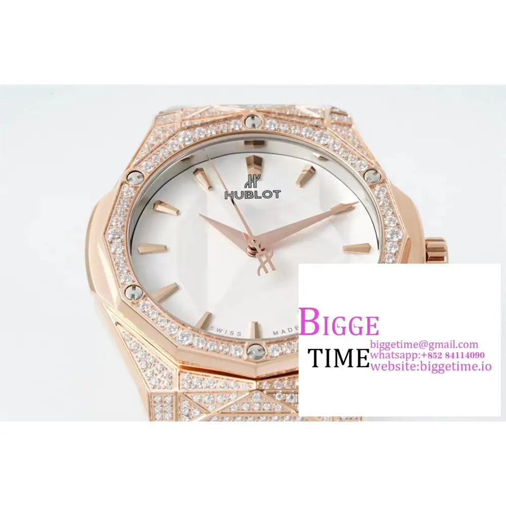 Classic Fusion 40Mm All Diamond Bezel Rg White Dial Rubber Strap Apsf A1110 Hublot