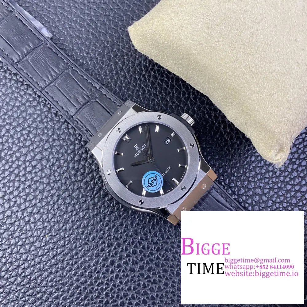 Classic Fusion 42Mm Black Dial Leather Strap Apsf A1110 Hublot