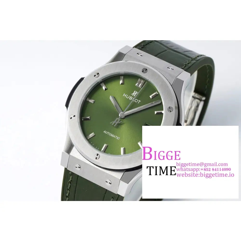 Classic Fusion 42Mm Green Dial Leather Strap Jj + F A1110 Hublot