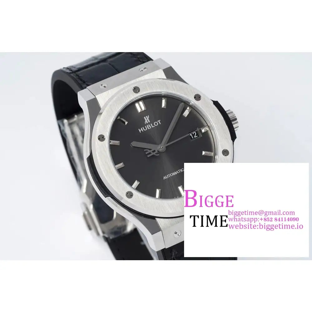 Classic Fusion 42Mm Grey Dial Black Leather Strap Jj + F A1110 Hublot