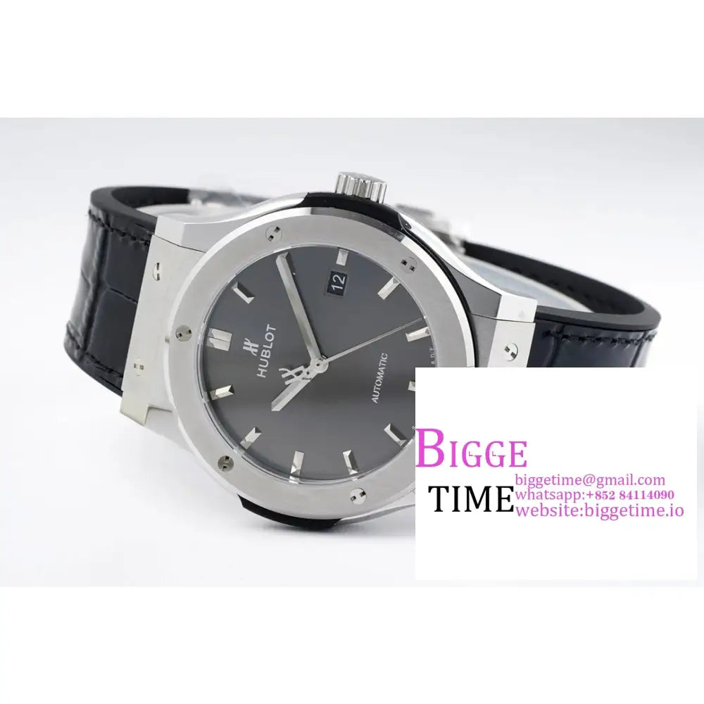 Classic Fusion 42Mm Grey Dial Black Leather Strap Jj + F A1110 Hublot
