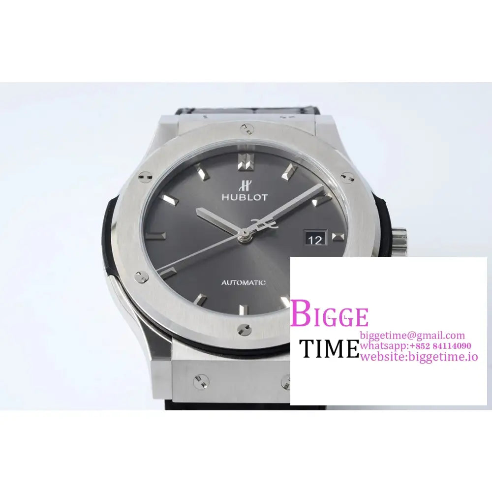 Classic Fusion 42Mm Grey Dial Black Leather Strap Jj + F A1110 Hublot