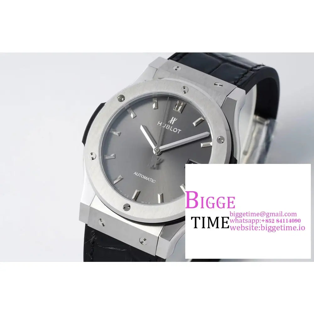 Classic Fusion 42Mm Grey Dial Black Leather Strap Jj + F A1110 Hublot