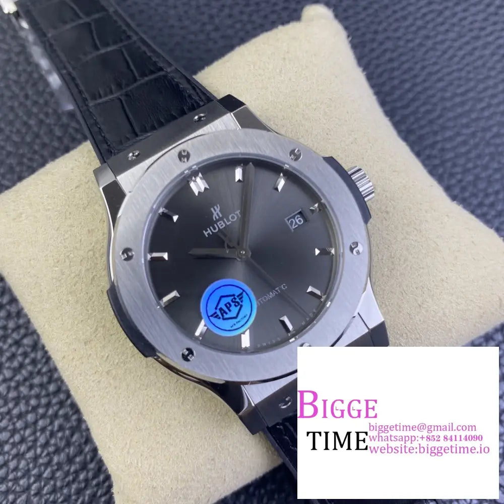 Classic Fusion 42Mm Grey Dial Black Rubber Strap Apsf A1110 Hublot