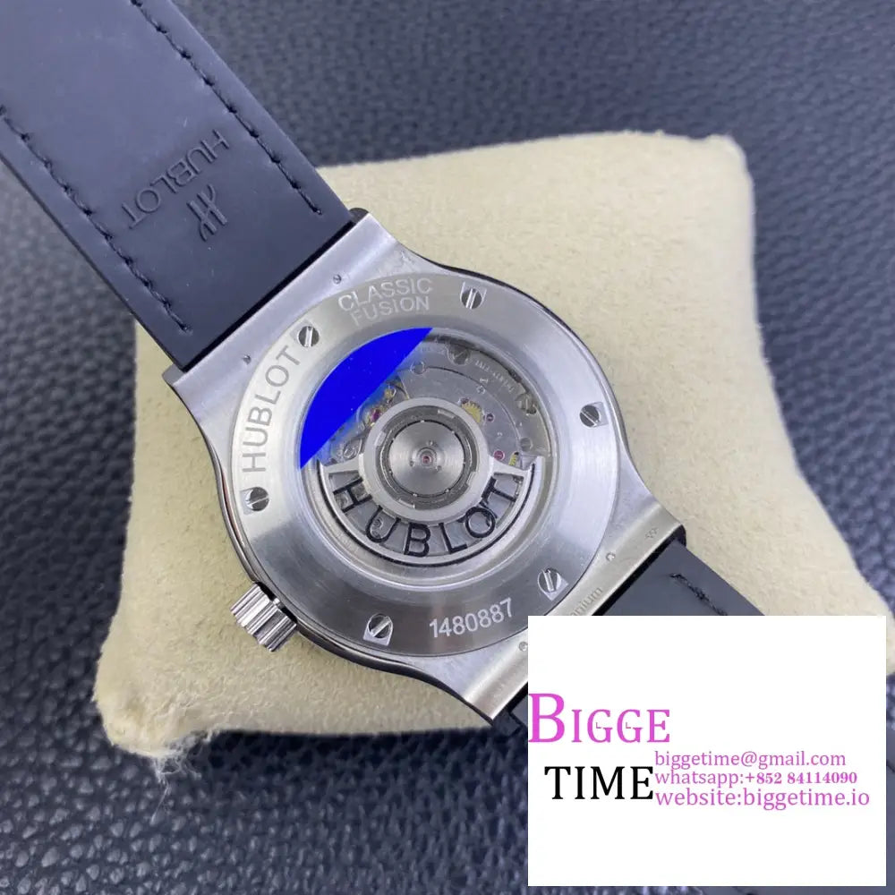 Classic Fusion 42Mm Grey Dial Black Rubber Strap Apsf A1110 Hublot