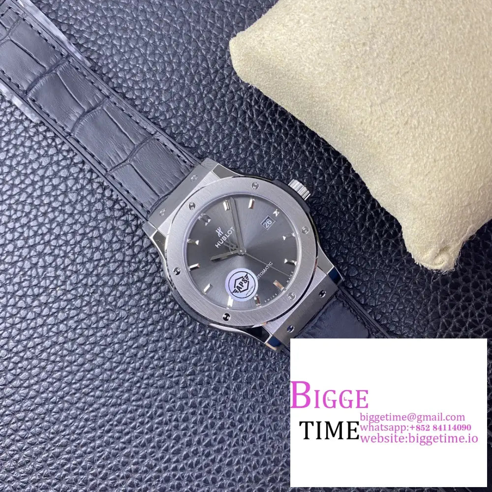 Classic Fusion 42Mm Grey Dial Black Rubber Strap Apsf A1110 Hublot