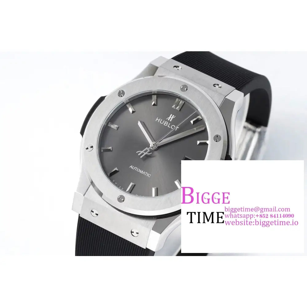 Classic Fusion 42Mm Grey Dial Black Rubber Strap Jj + F A1110 Hublot