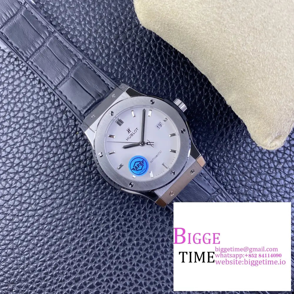 Classic Fusion 42Mm White Dial Black Leather Strap Apsf A1110 Hublot