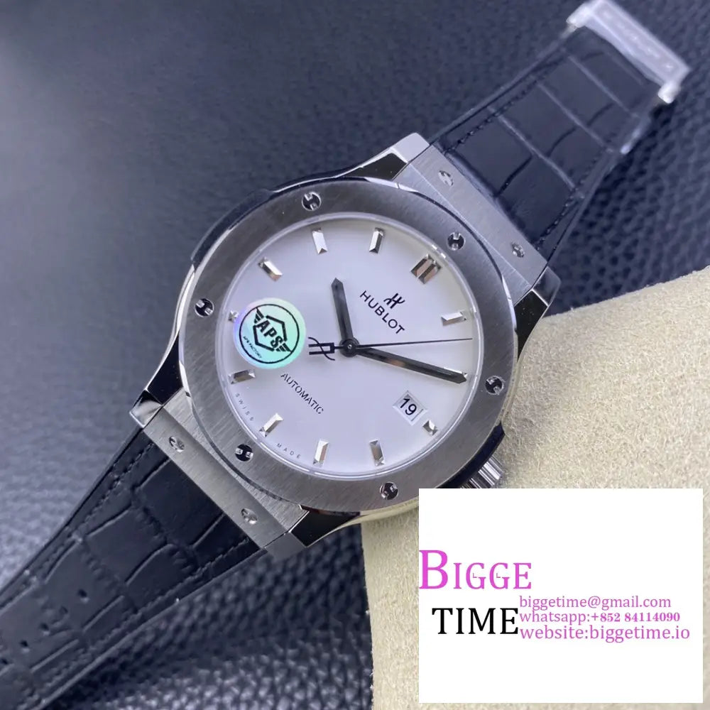 Classic Fusion 42Mm White Dial Black Leather Strap Apsf A1110 Hublot