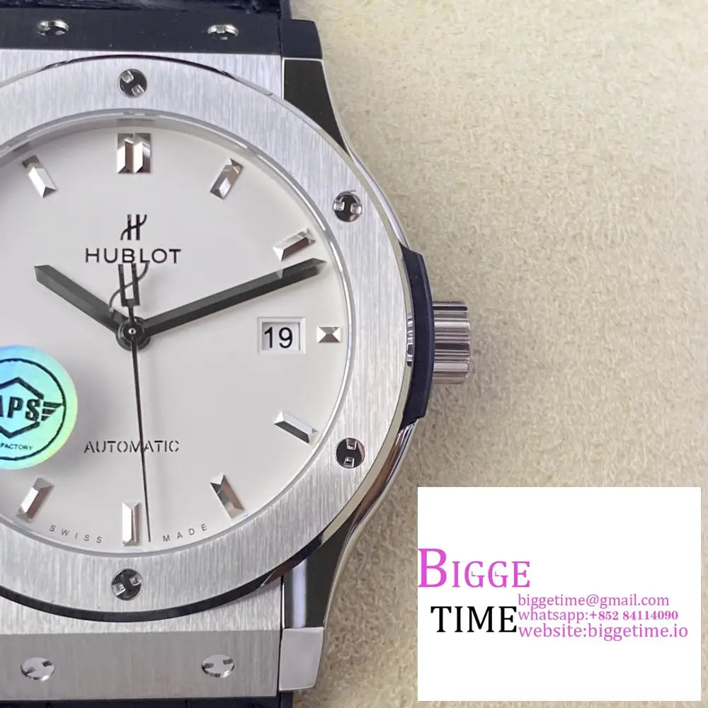 Classic Fusion 42Mm White Dial Black Leather Strap Apsf A1110 Hublot