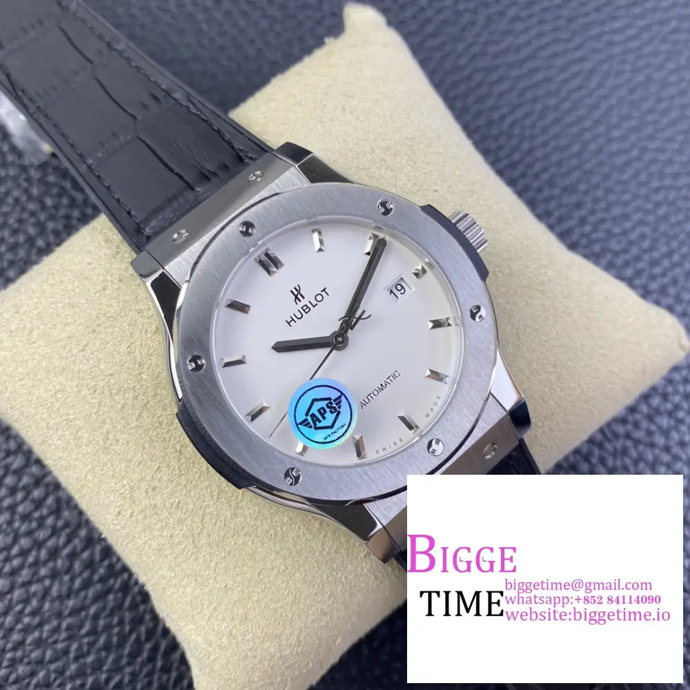 Classic Fusion 42Mm White Dial Black Leather Strap Apsf A1110 Hublot