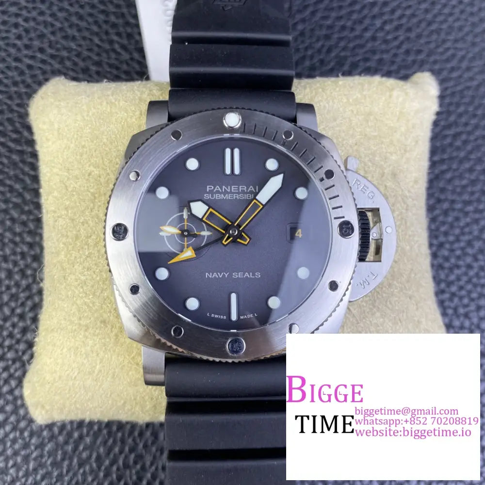 Pam1323 44Mm Submersible Gmt Gradient Grey Dial Black Rubber Strap Vsf P9000 Option1 Panerai