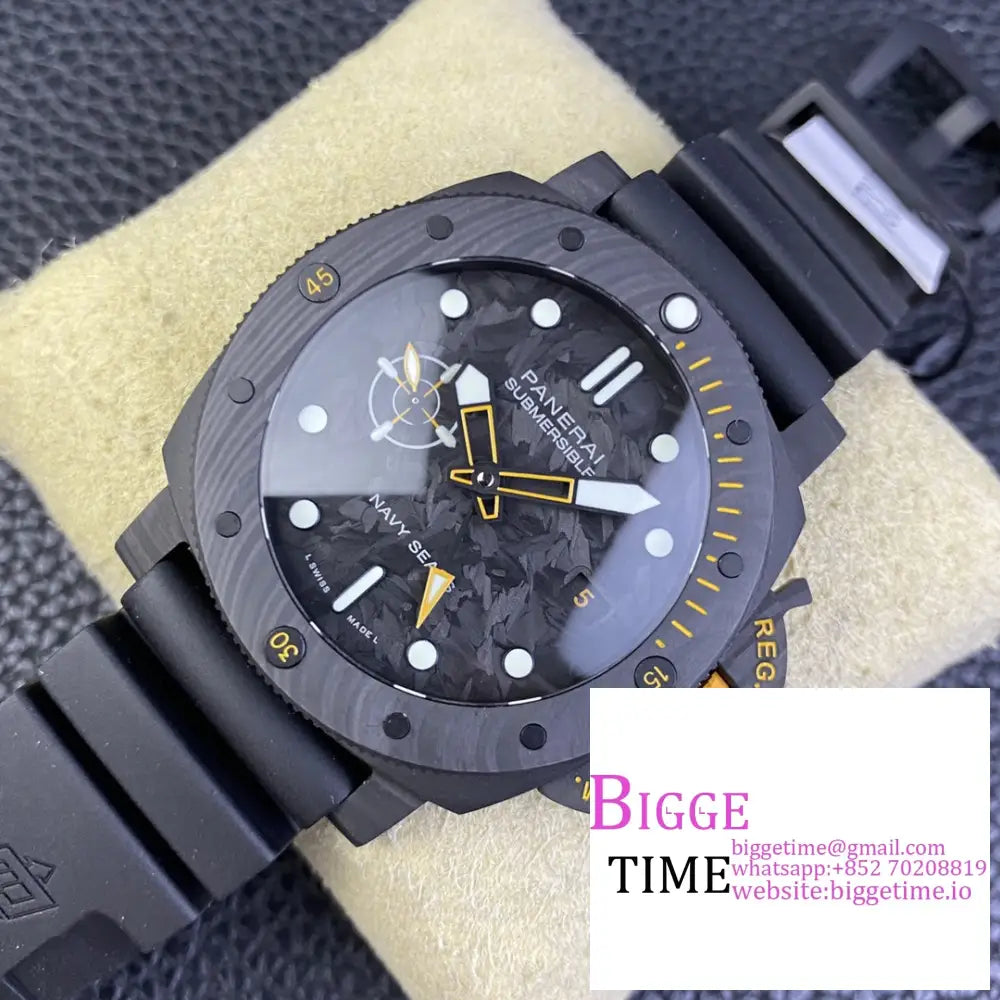 Pam1324 44Mm Submersible Gmt Carbon Blue Dial Black Rubber Strap Vsf P9000 Panerai