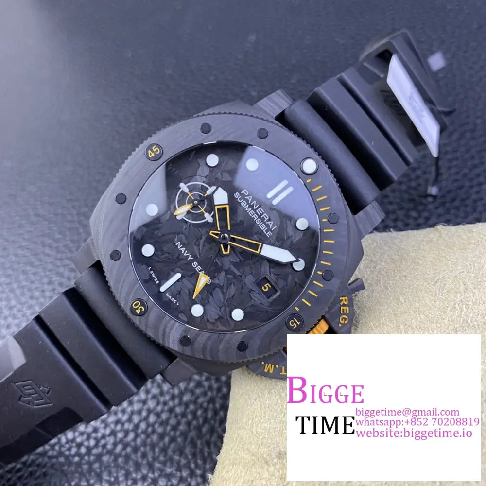 Pam1324 44Mm Submersible Gmt Carbon Blue Dial Black Rubber Strap Vsf P9000 Panerai