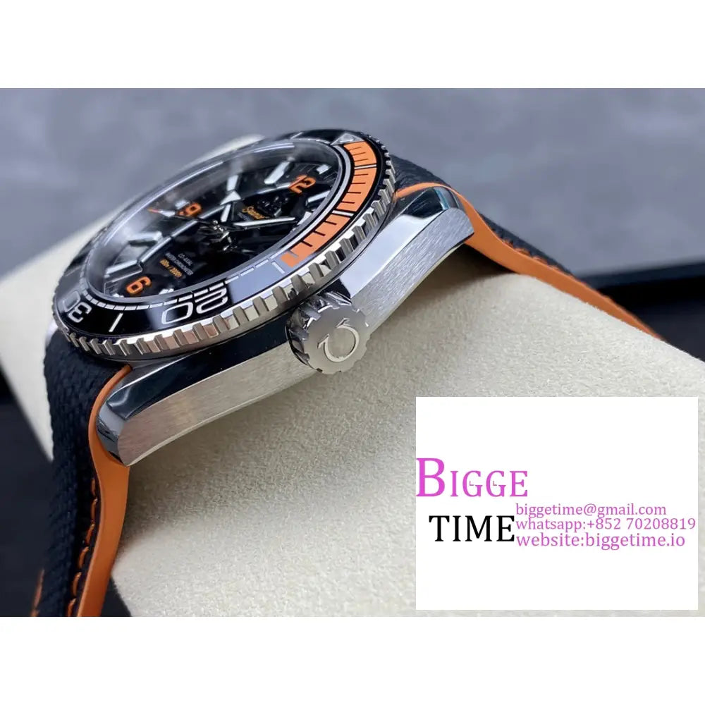 Planet Ocean 600M 43.5Mm 1/4 Orange Black Dial Rubber Strap Vsf A8900 Omega