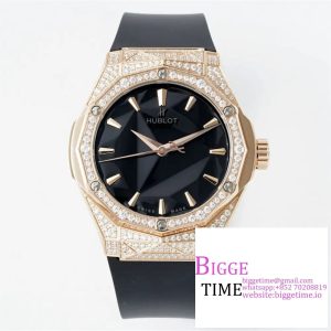 Classic Fusion 40mm All Diamond Bezel RG Black Dial Black Rubber Strap APSF A1110