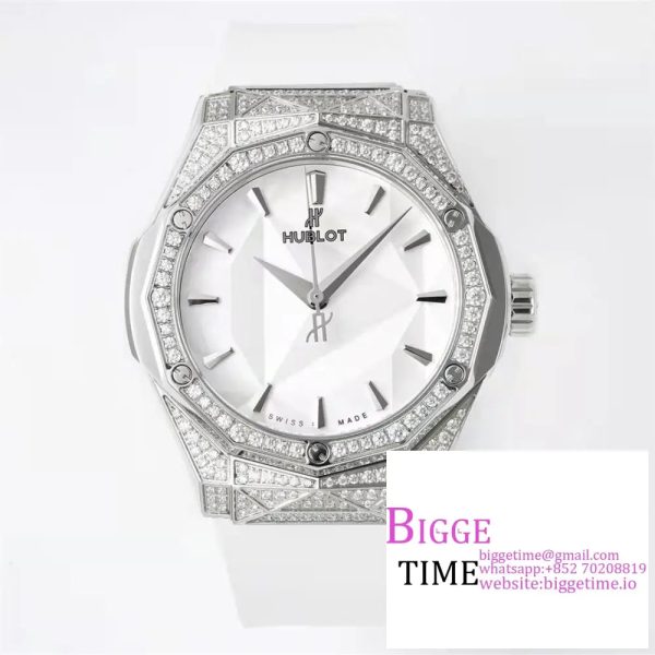 Classic Fusion 40mm All Diamond Bezel White Dial White Rubber Strap APSF A1110