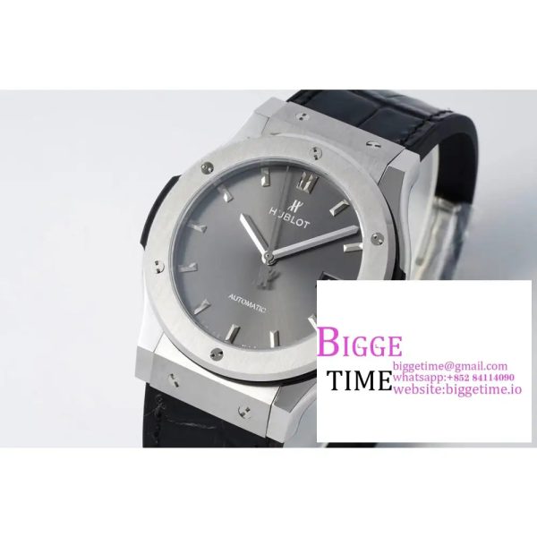 Classic Fusion 42mm Grey Dial Black Leather Strap JJ+F A1110 - Image 5