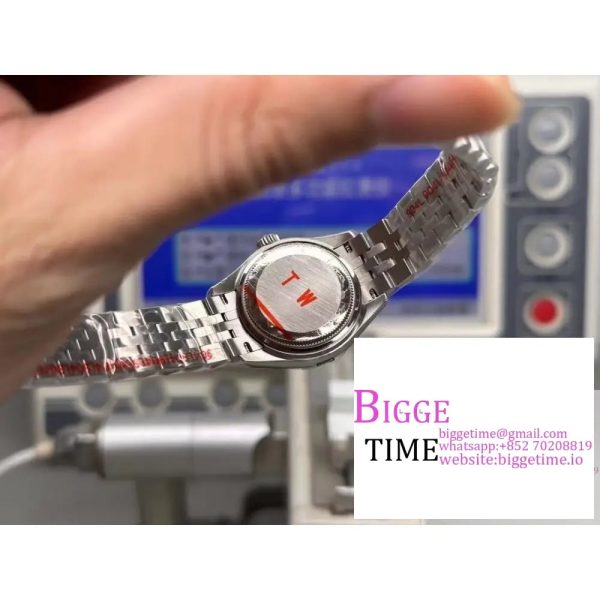 DateJust 28mm Ladies Diamond Bezel Ice Blue Dial Diamond Roma Marker Oyster Bracelet TWF A2236 - Image 9