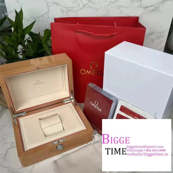 Omega Wooden Box - Image 5