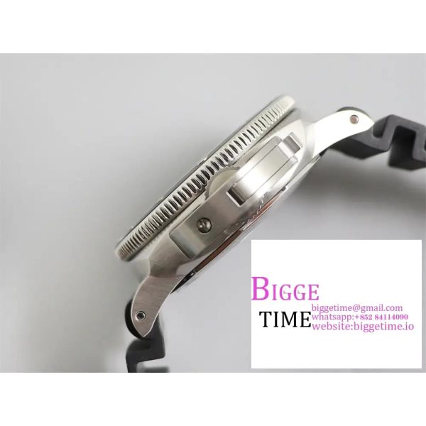 PAM683 42mm Submersible Black Dial Black Rubber Strap VSF P.9001 - Image 5
