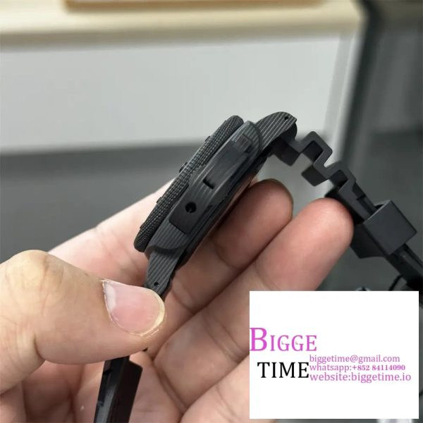 PAM960 Carbotech 42mm VSF Best Edition Black Dial Blue Markers on Rubber Strap P.9010 - Image 3