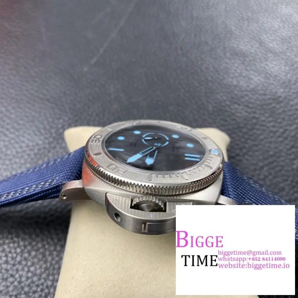PAM985 Mike Horn Submersible VSF 1:1 Best Edition Black Dial on Blue Nylon Strap P.9010 - Image 7