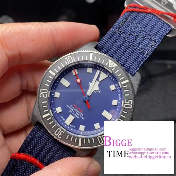 Pelagos 42mm Carbon Blue Dial Red Hand Nylon Strap M+ F - Image 2