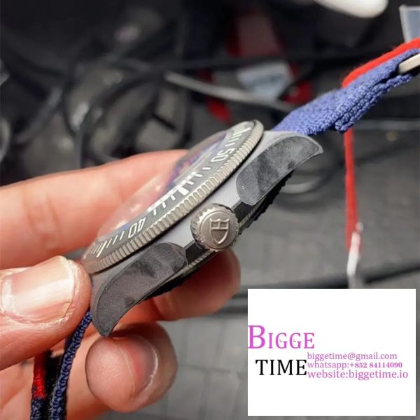Pelagos 42mm Carbon Blue Dial Red Hand Nylon Strap M+ F - Image 3