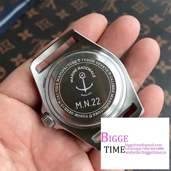 Pelagos 42mm Titanium Blue Ceramic Bezel Blue Dial Nylon Strap M+ F - Image 9