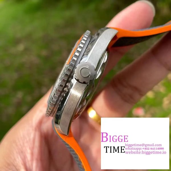 Planet Ocean 43.5mm Ti VSF 1:1 Best Edition Black/Orange Bezel Gray Dial on Gray Nylon Strap A8900 - Image 6