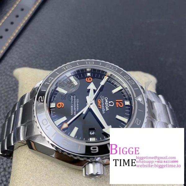 Planet Ocean 600M Co-Axial GMT 43.5mm VSF 1:1 Best Edition Black Dial Orange Markers Black Ceramic Bezel on Black Rubber Strap A8605 - Image 4