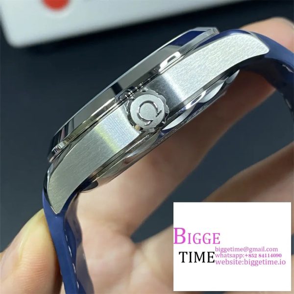 Seamaster 43mm AQUA TERRA 150M Worldtimer Blue Dial Blue Rubber Strap VSF A8938 - Image 3