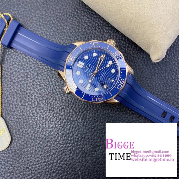 Seamaster Diver 300M SS/RG VSF 1:1 Best Edition RG Bezel Blue Dial on Blue Rubber Strap A8800 - Image 2