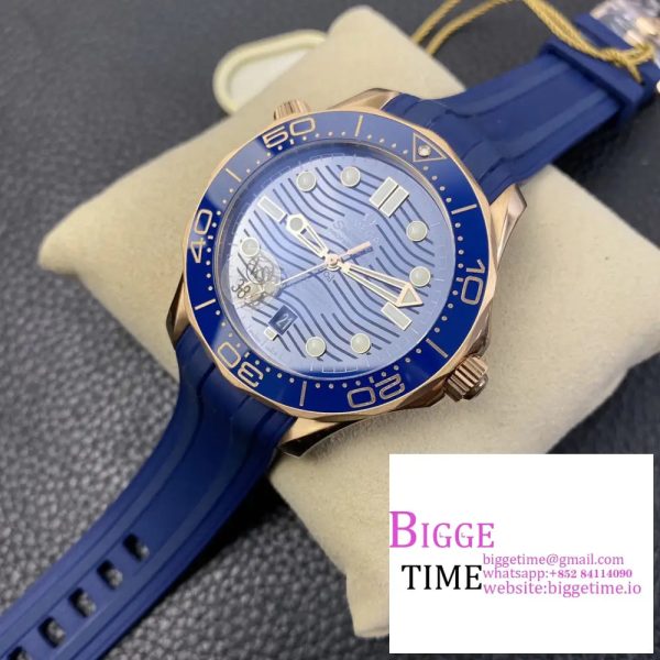 Seamaster Diver 300M SS/RG VSF 1:1 Best Edition RG Bezel Blue Dial on Blue Rubber Strap A8800 - Image 3