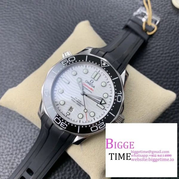 Seamaster Diver 300M SS VSF 1:1 Best Edition Black Bezel White Dial on Black rubber wristbandt A8800 - Image 2