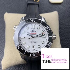 Seamaster Diver 300M SS VSF 1:1 Best Edition Black Bezel White Dial on Black rubber wristbandt A8800