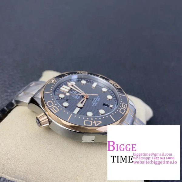 Seamaster Diver 300M SS/YG VSF 1:1 Best Edition YG Bezel Black Dial on SS/YG Bracelet A8800 - Image 7