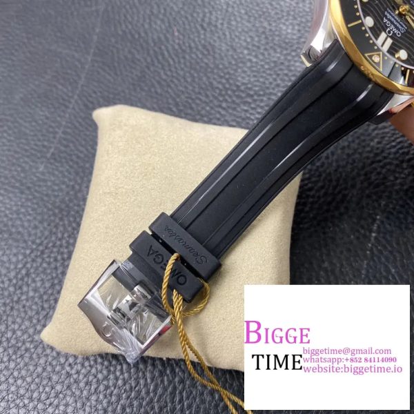 Seamaster Diver 300M SS/YG VSF 1:1 Best Edition YG Bezel Black Dial on Black Rubber Strap A8800 - Image 7