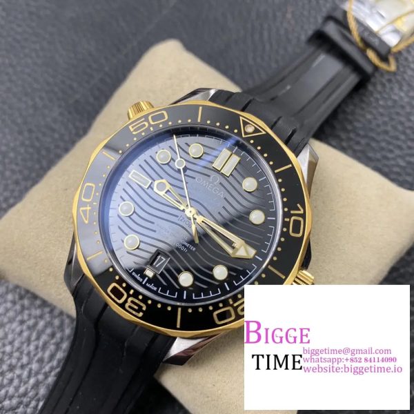 Seamaster Diver 300M SS/YG VSF 1:1 Best Edition YG Bezel Black Dial on Black Rubber Strap A8800 - Image 2