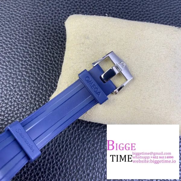 Seamaster Diver 300M ZF 1:1 Best Edition Blue Ceramic Blue Dial on Blue Rubber Strap A8800 - Image 7