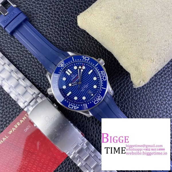 Seamaster Diver 300M ZF 1:1 Best Edition Blue Ceramic Blue Dial on Blue Rubber Strap A8800 - Image 6