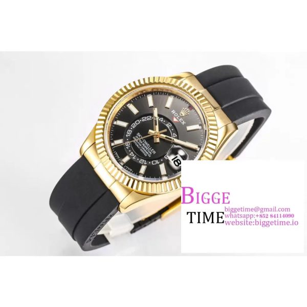Skydweller 42mm 326934 YG Black Dial Oysterflex Strap JWF A23J - Image 4