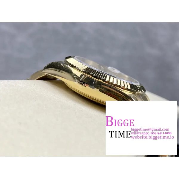 Skydweller 42mm 326934 YG White Dial YG Oyster Bracelet JWF A23J - Image 5