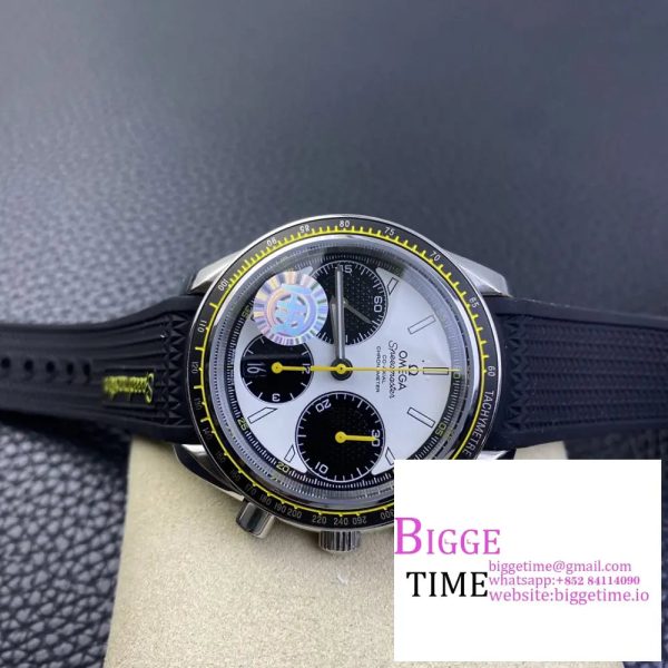 Speedmaster 40mm Racing Master White/Black Dial Black Rubber Strap HRF A7750 - Image 6